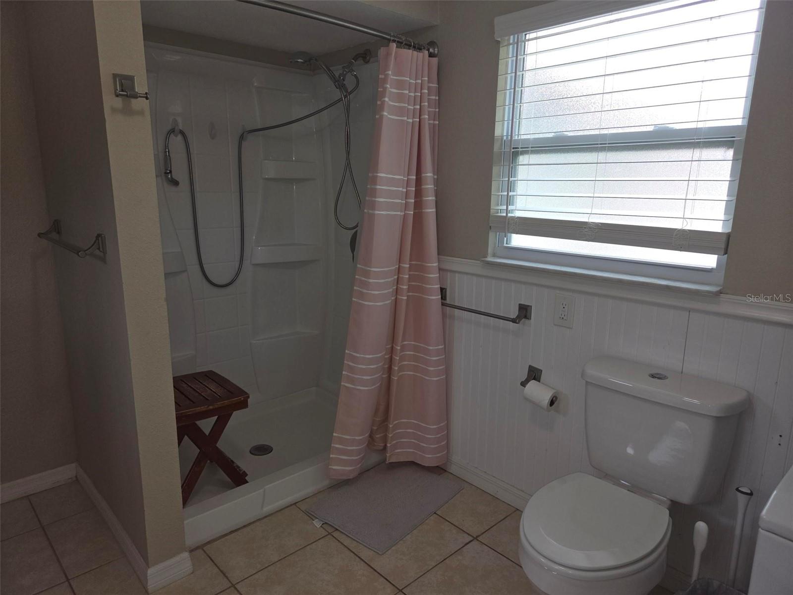 20 S SATURN AVE — photo 29