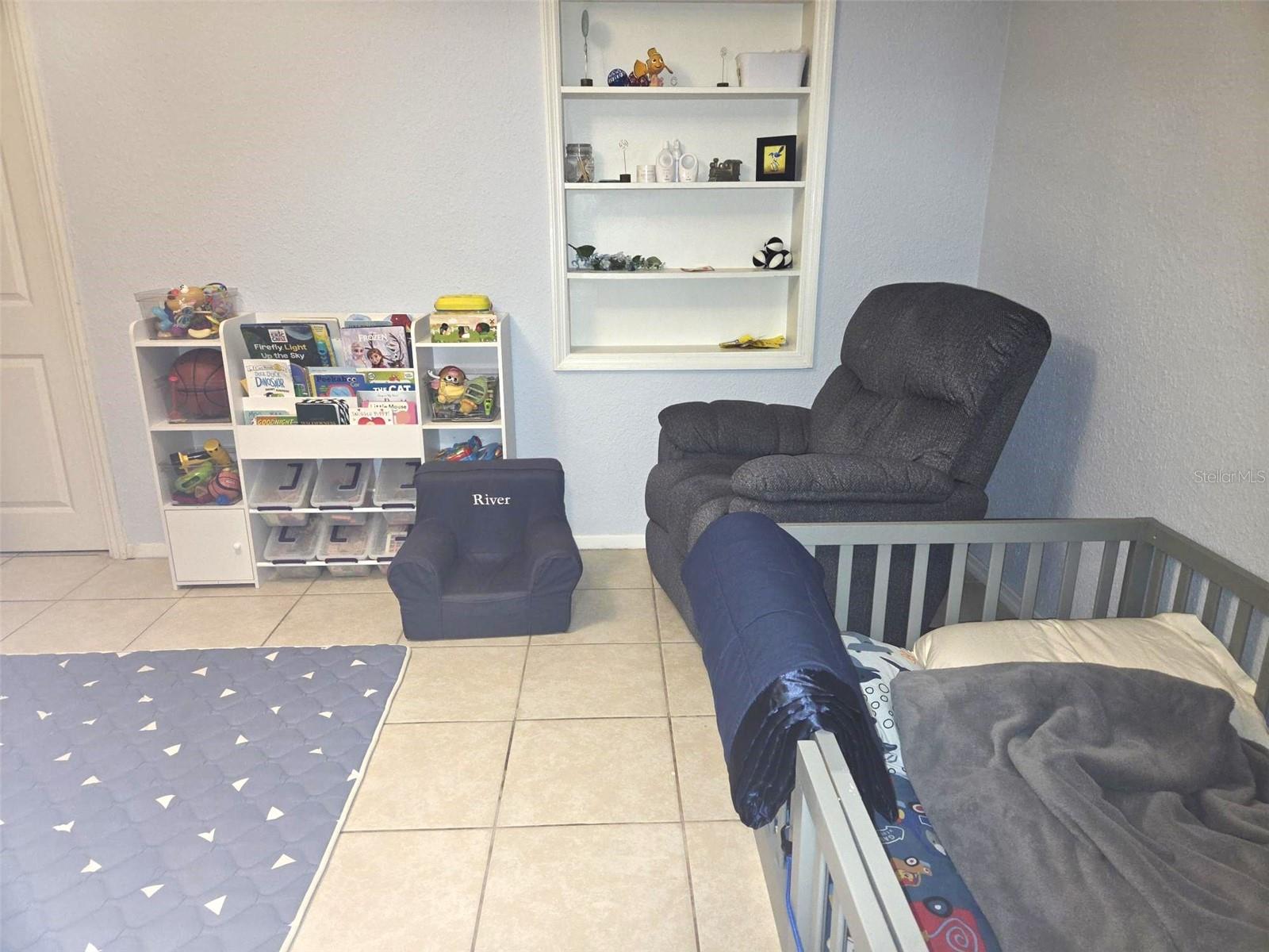20 S SATURN AVE — photo 21