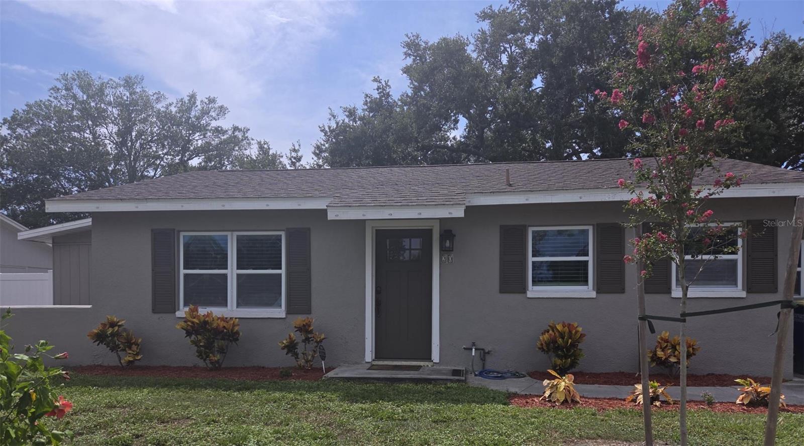 20 S SATURN AVE — photo 4