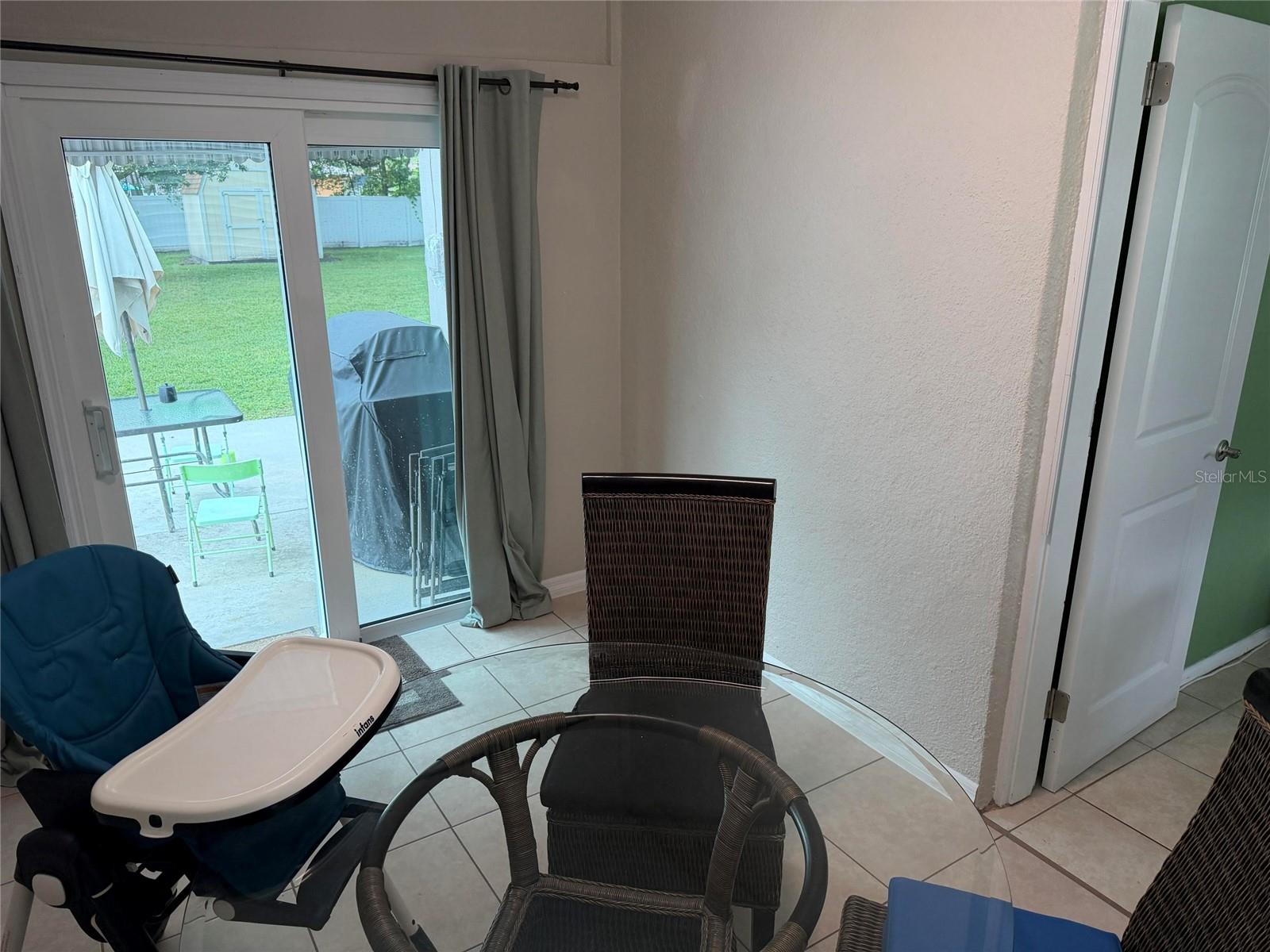 20 S SATURN AVE — photo 24