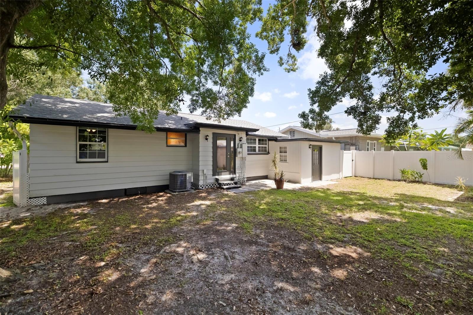 2702 GRAND CAYMAN ST — photo 37
