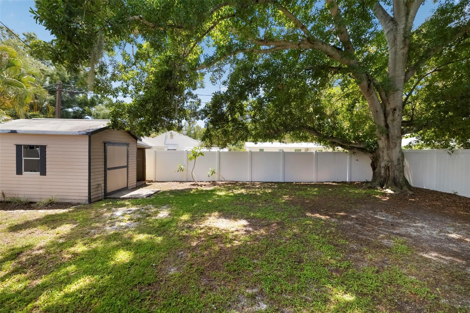 2702 GRAND CAYMAN ST — photo 35