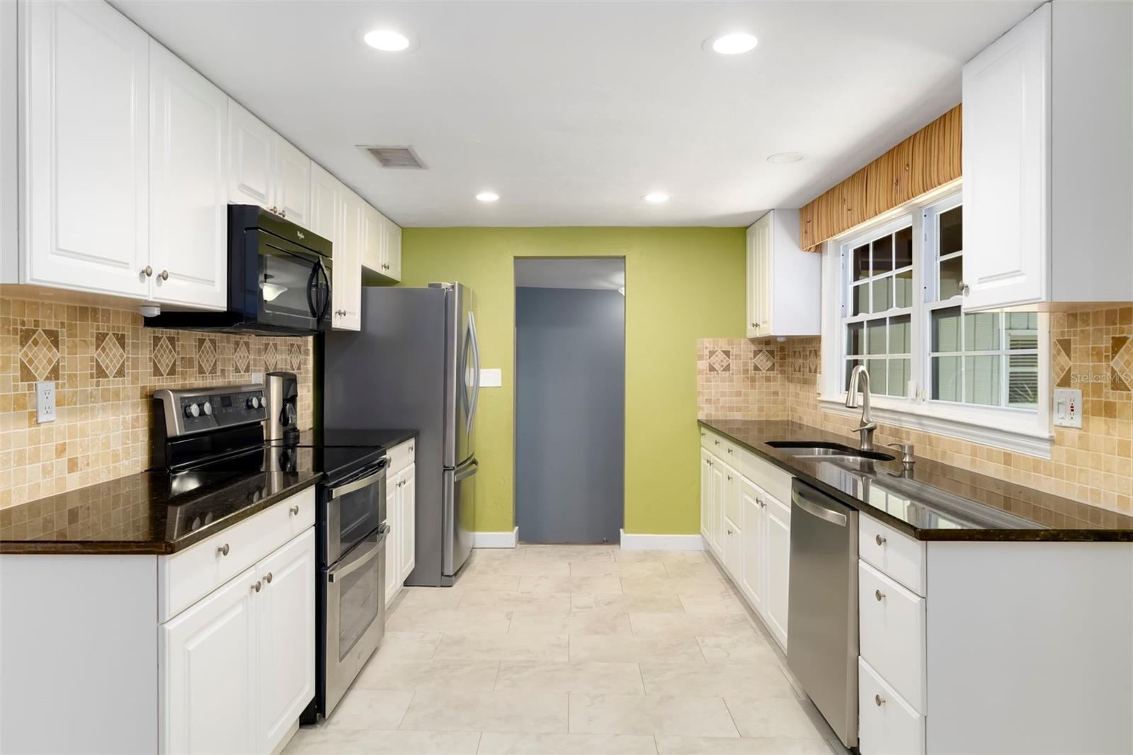 2702 GRAND CAYMAN ST — photo 14