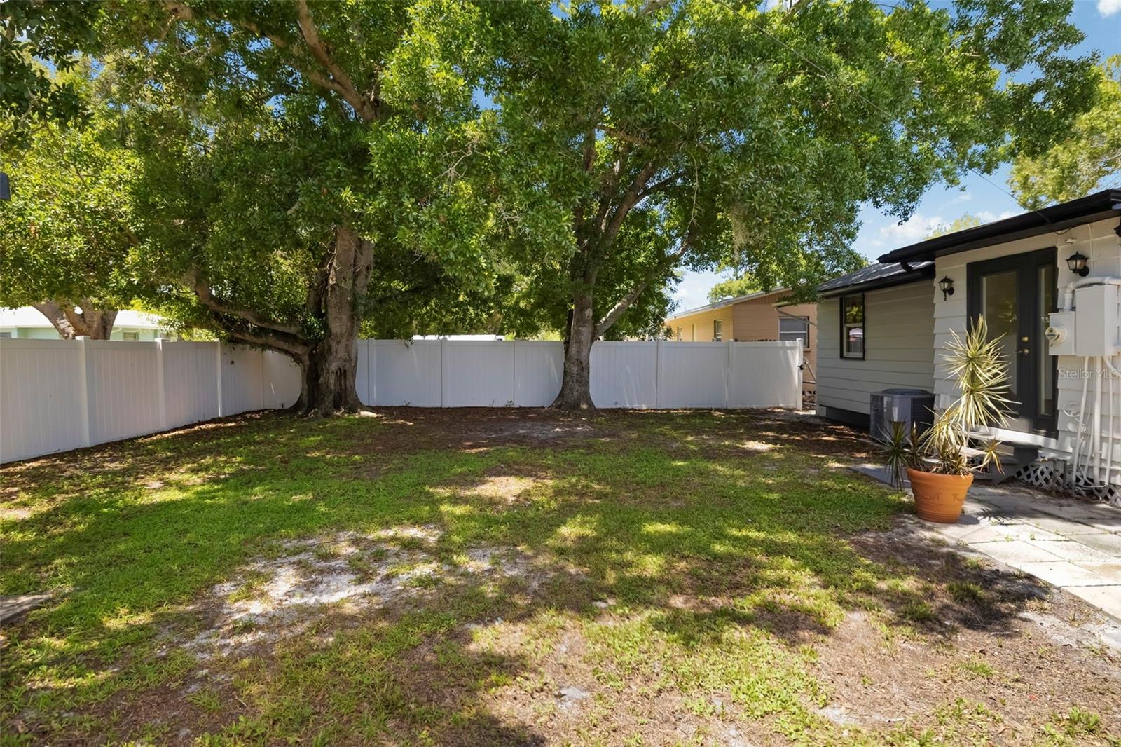 2702 GRAND CAYMAN ST — photo 40