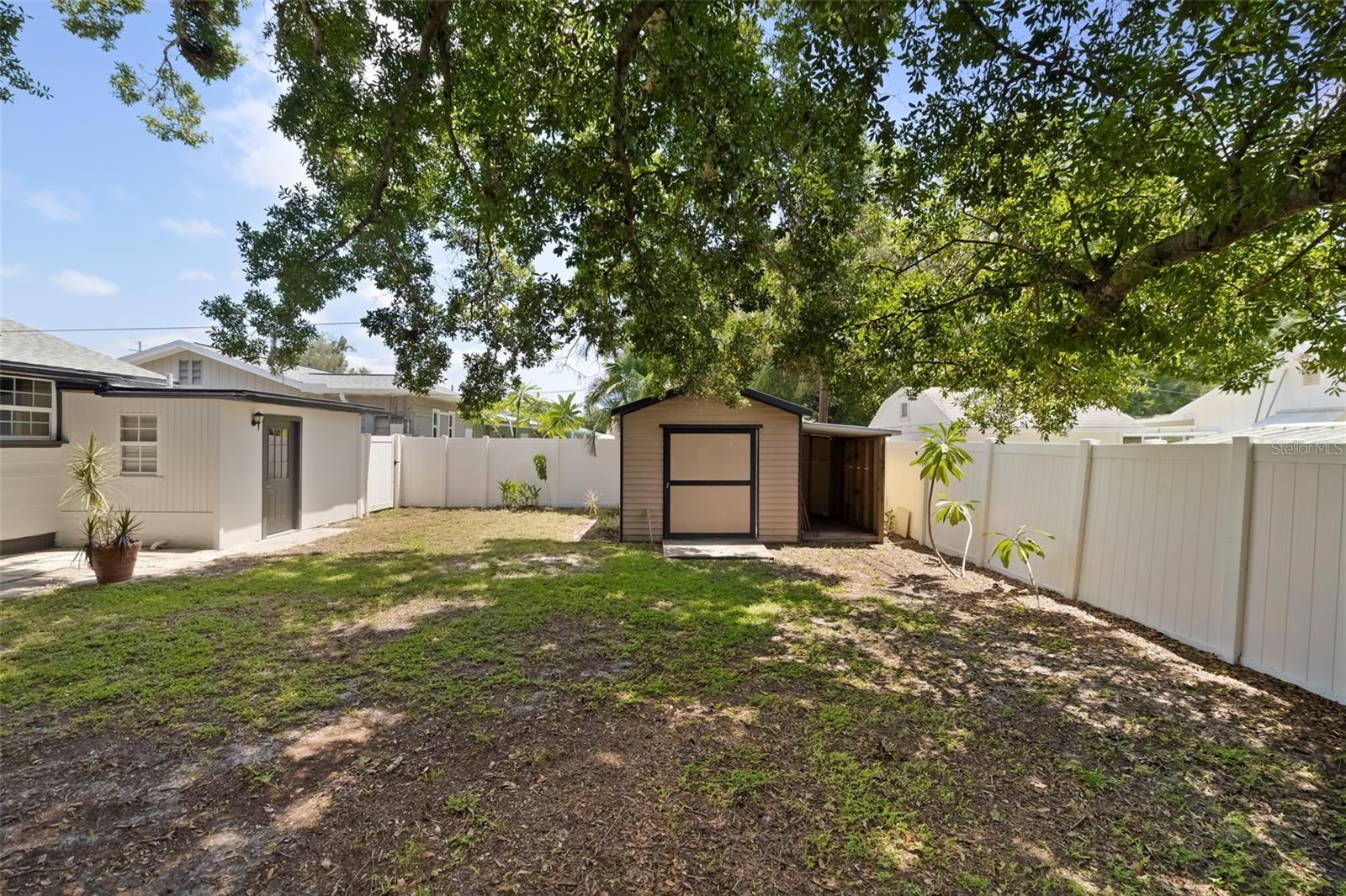 2702 GRAND CAYMAN ST — photo 36
