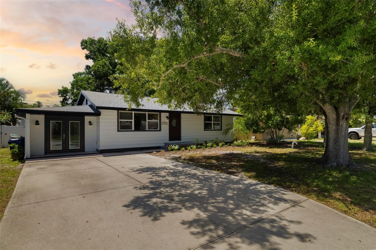 2702 GRAND CAYMAN ST — photo 2