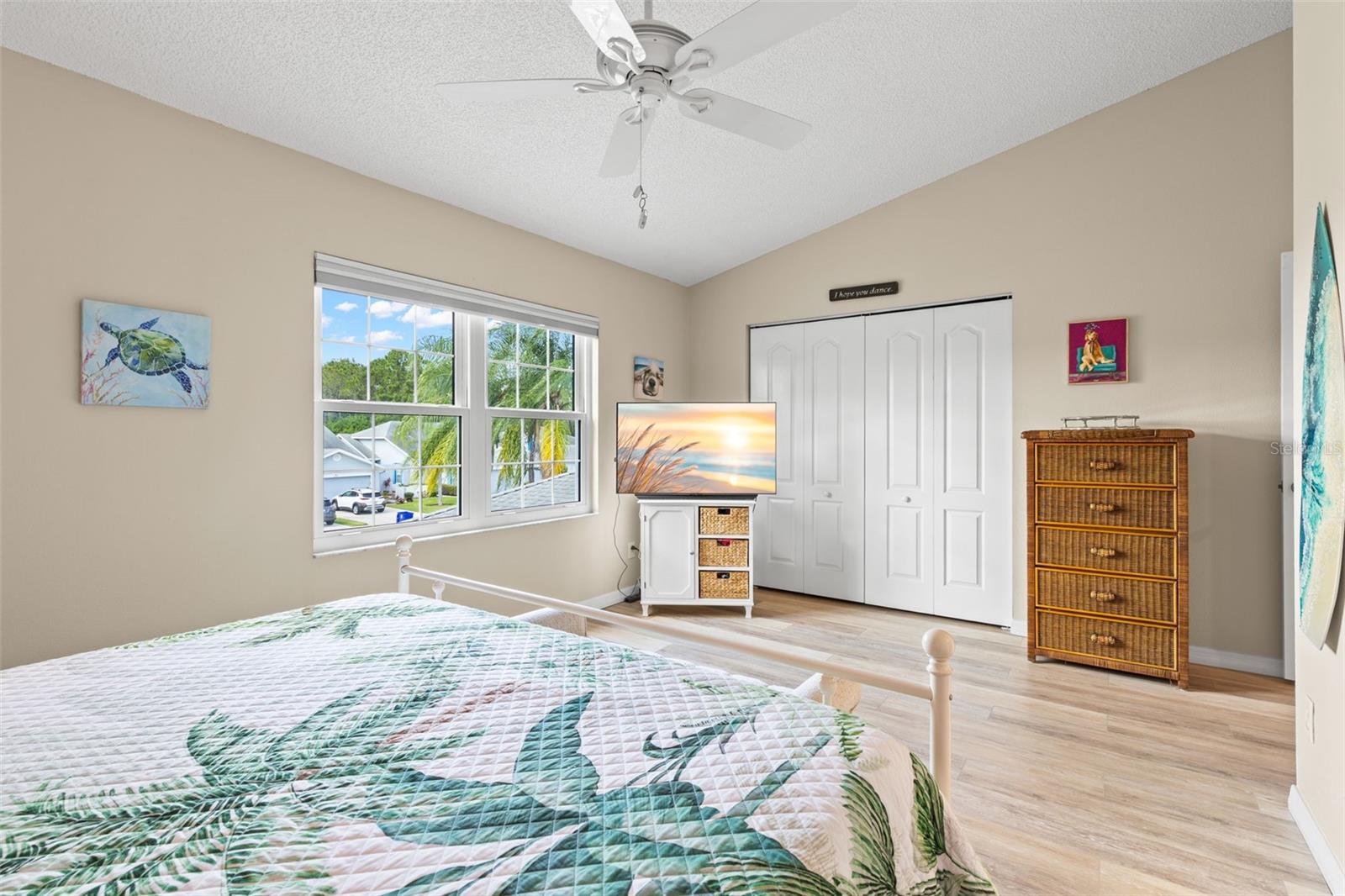 216 HEMINGWAY DR — photo 25