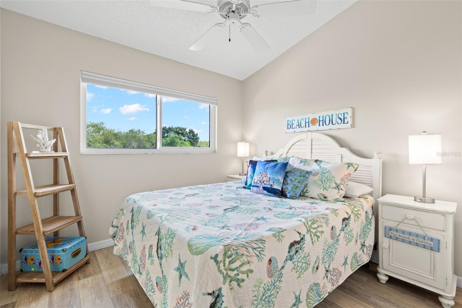 216 HEMINGWAY DR — photo 28