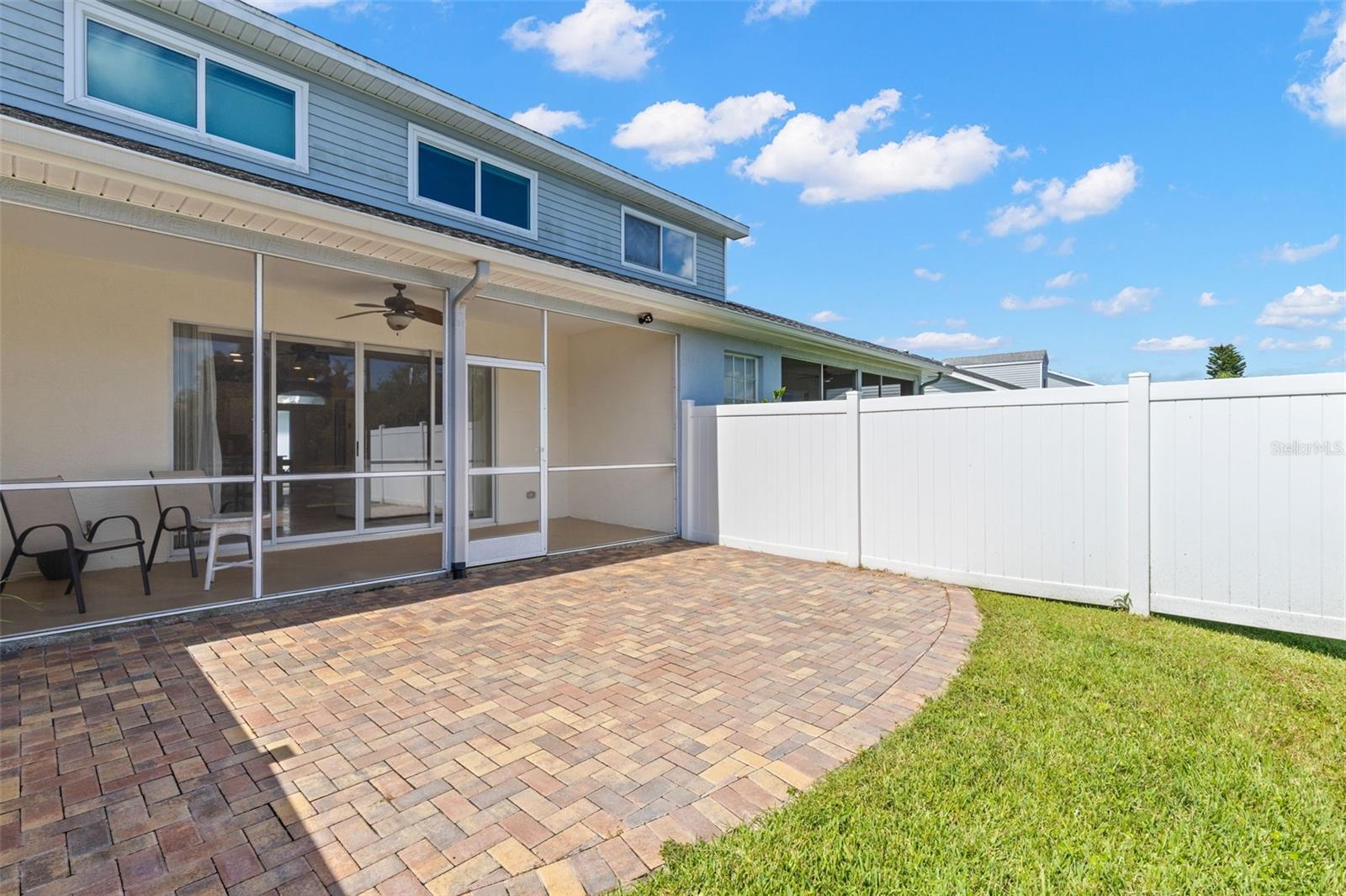 216 HEMINGWAY DR — photo 19