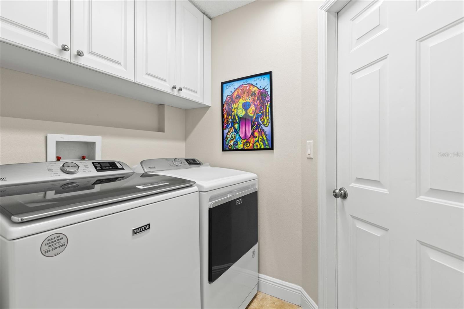 216 HEMINGWAY DR — photo 31