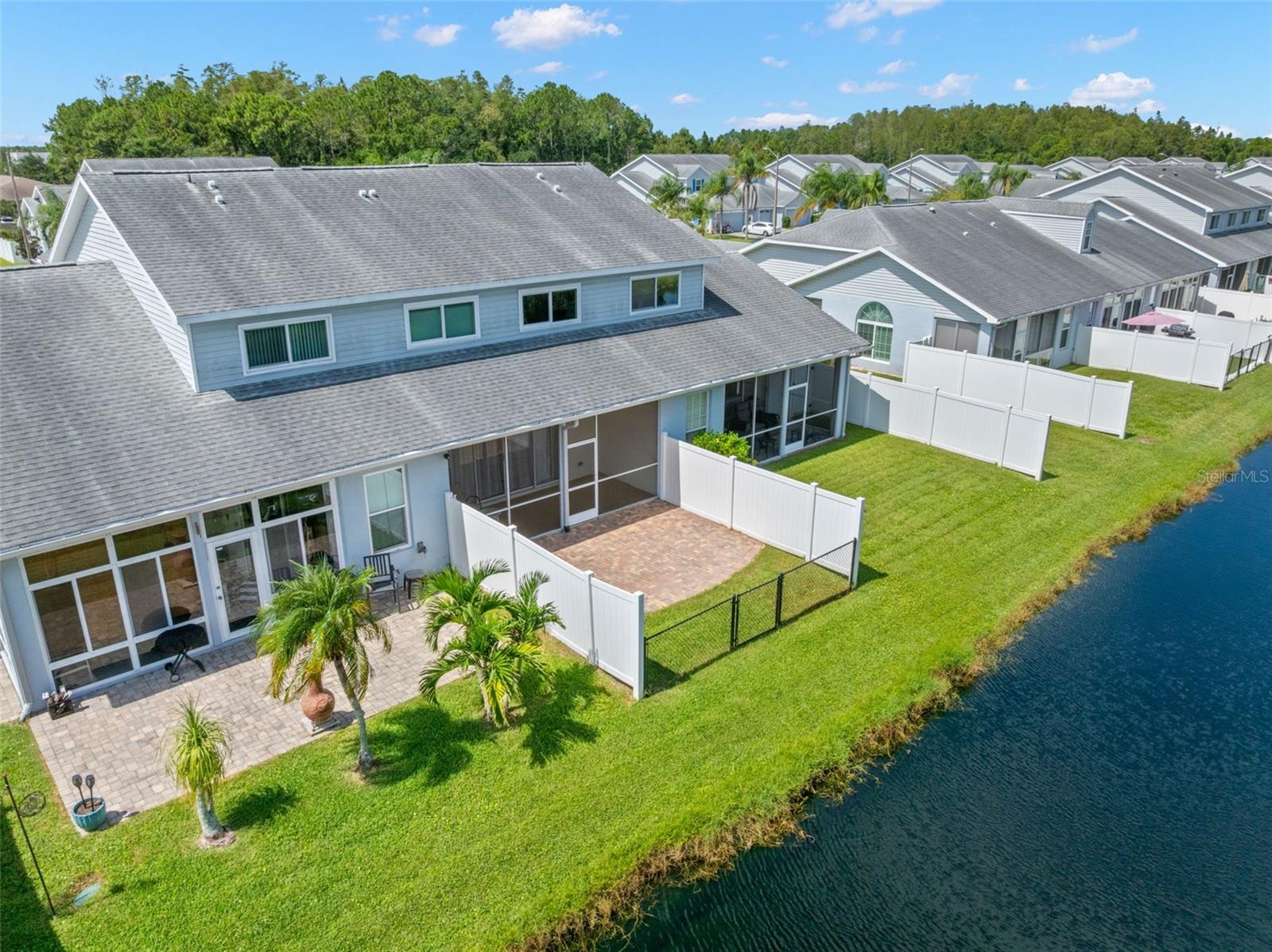 216 HEMINGWAY DR — photo 38