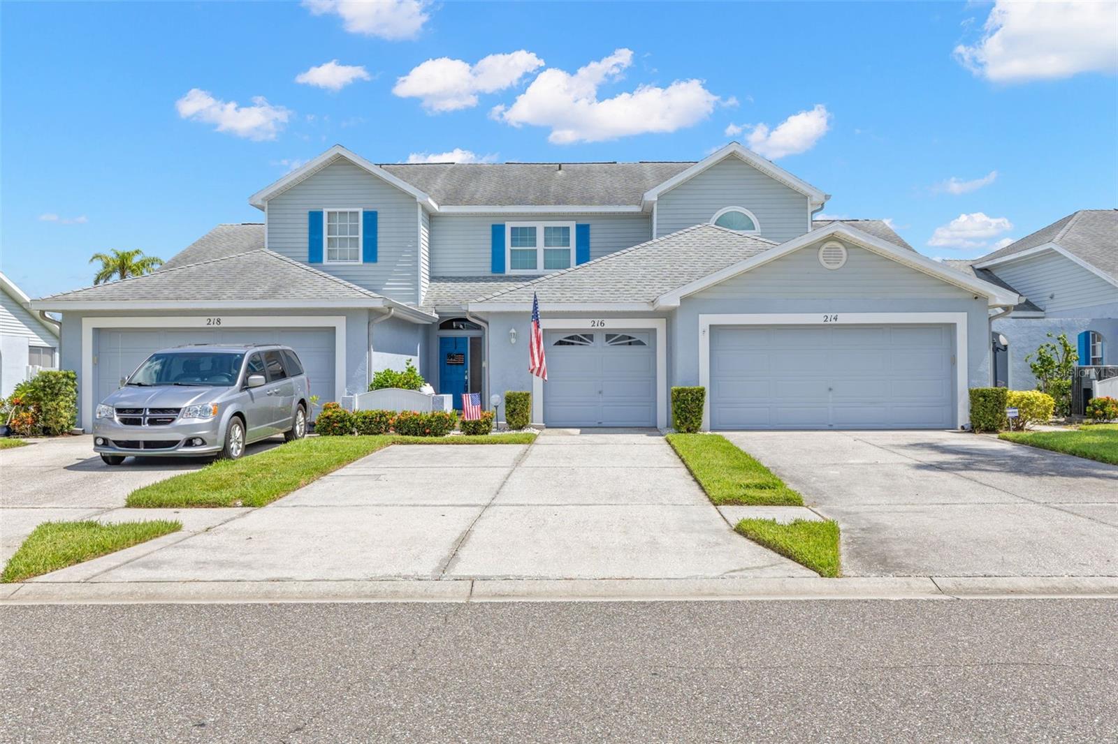 216 HEMINGWAY DR — photo 2