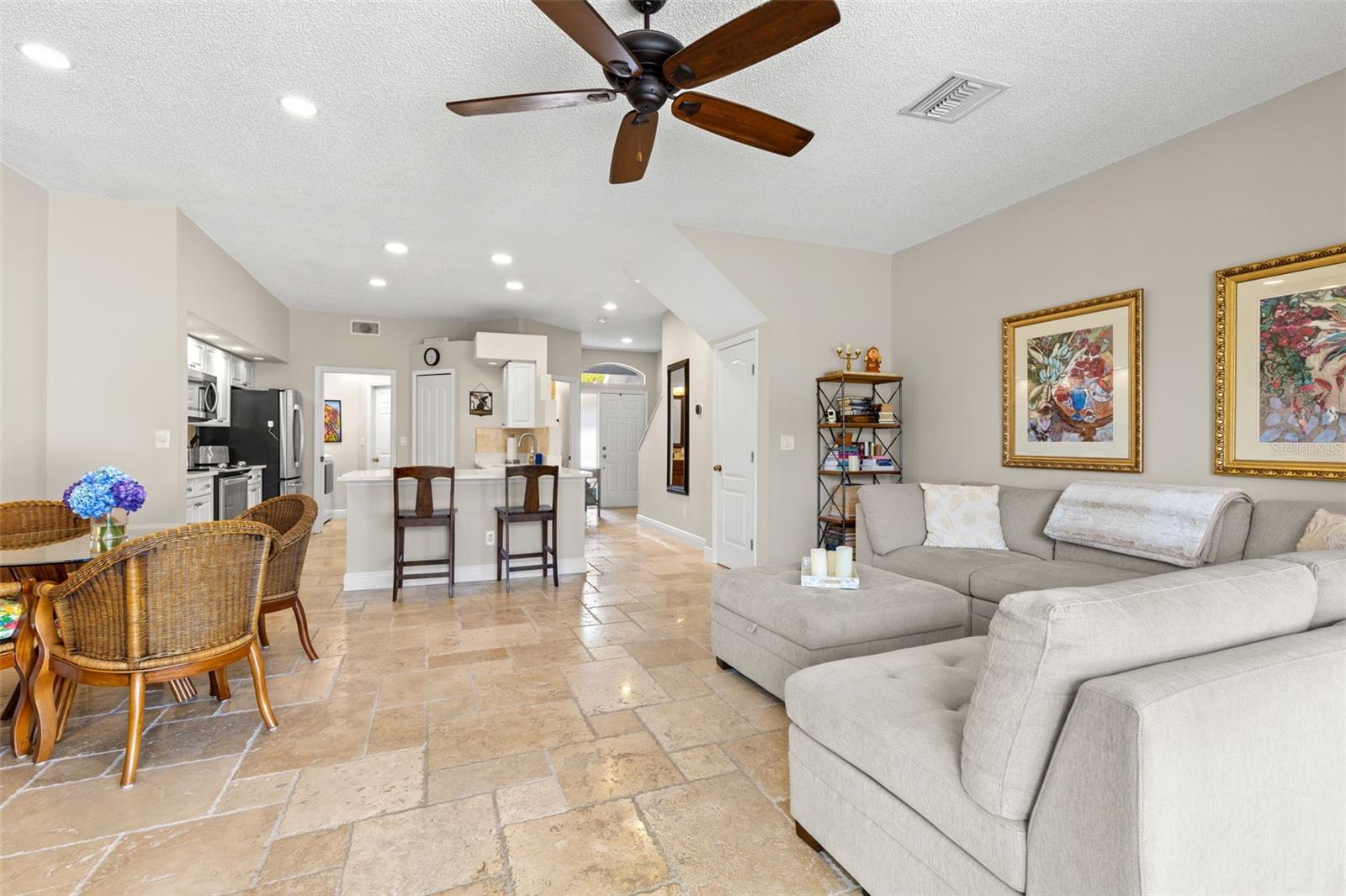 216 HEMINGWAY DR — photo 15
