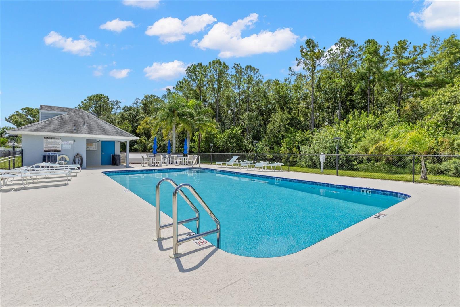 216 HEMINGWAY DR — photo 45