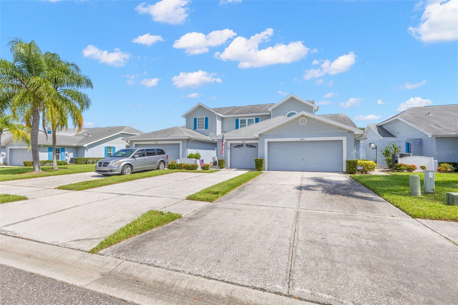 216 HEMINGWAY DR — photo 32