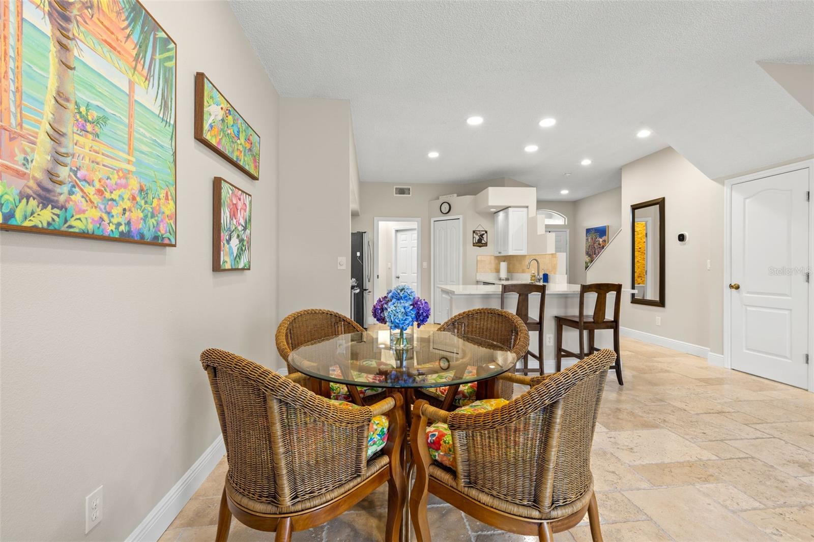 216 HEMINGWAY DR — photo 12