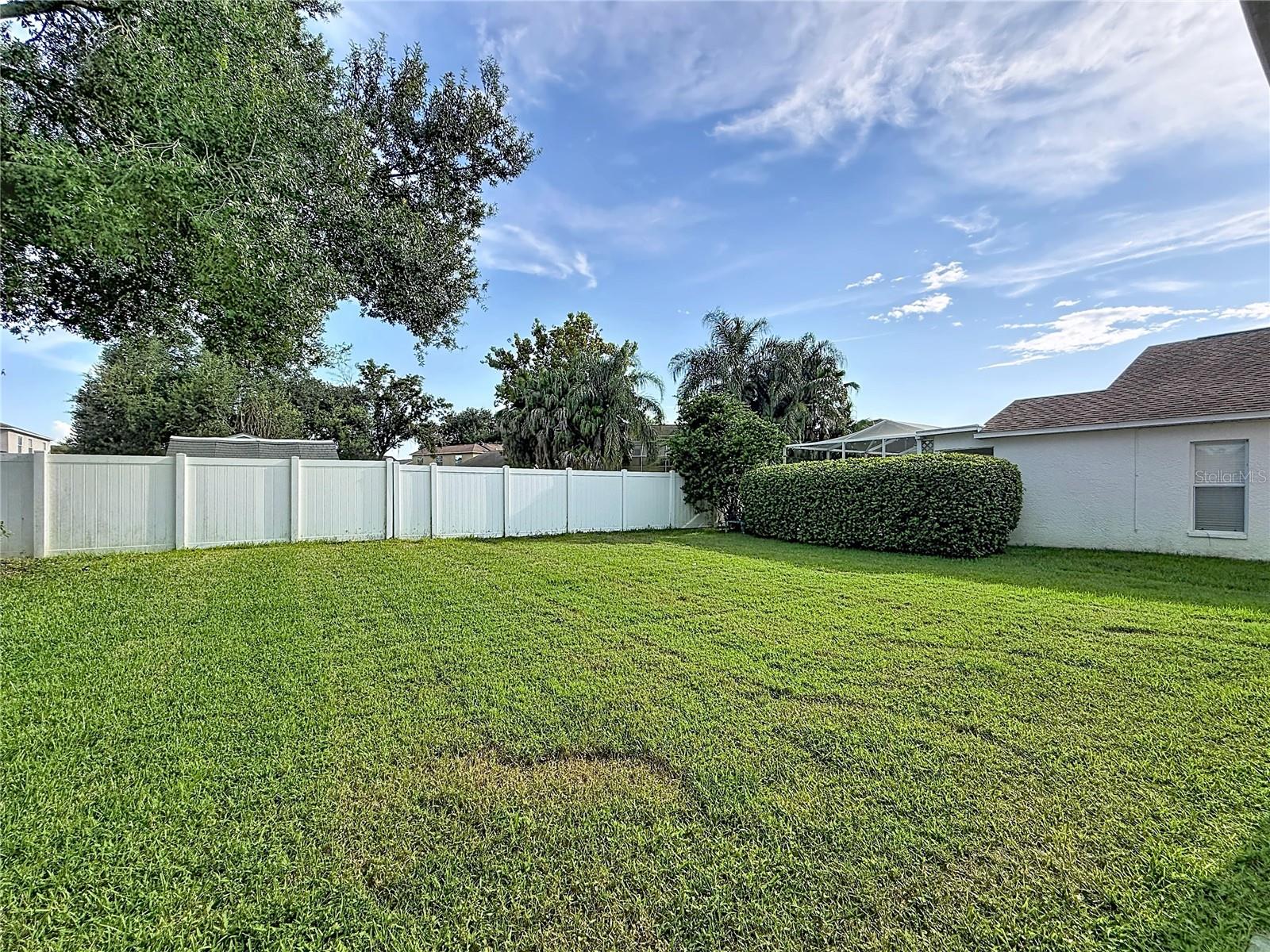 27402 CORAL SPRINGS DR — photo 35