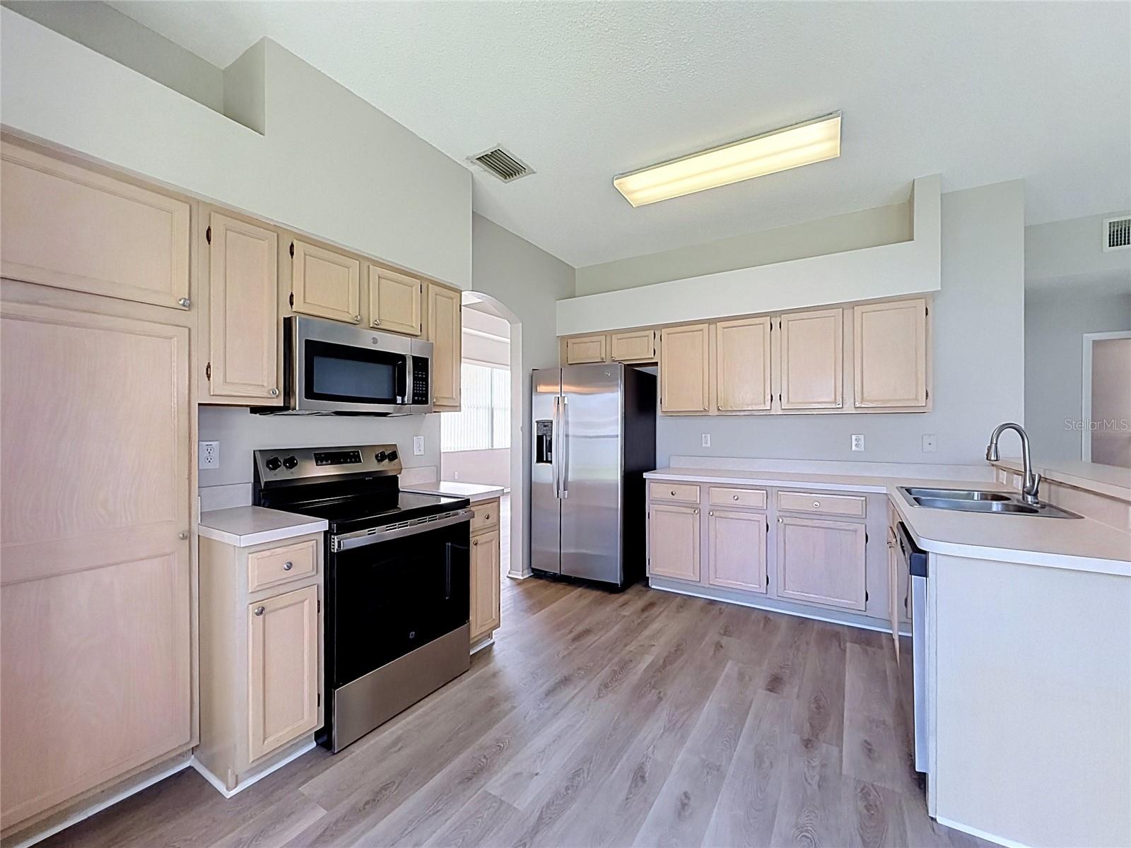 27402 CORAL SPRINGS DR — photo 15