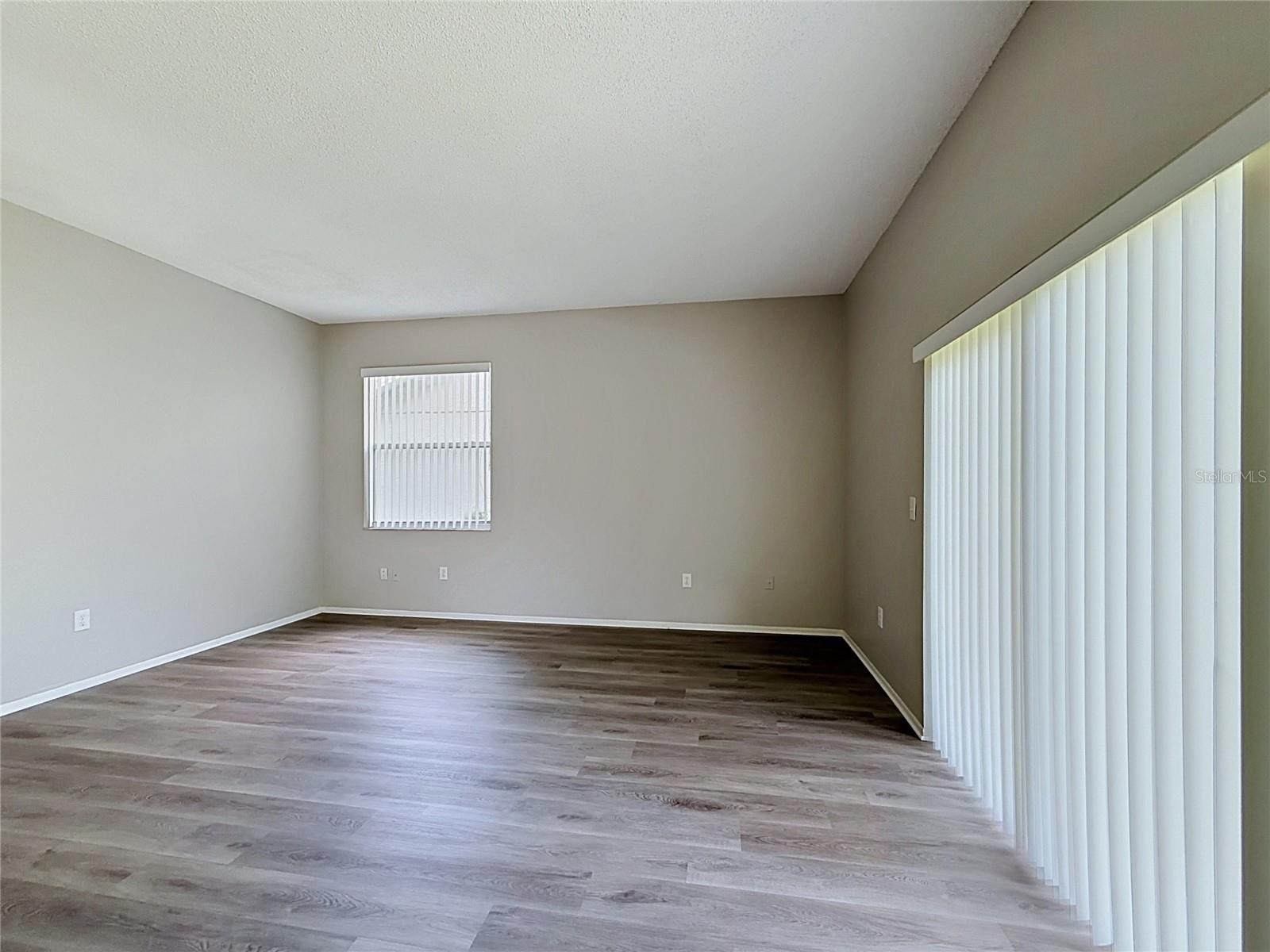 27402 CORAL SPRINGS DR — photo 17