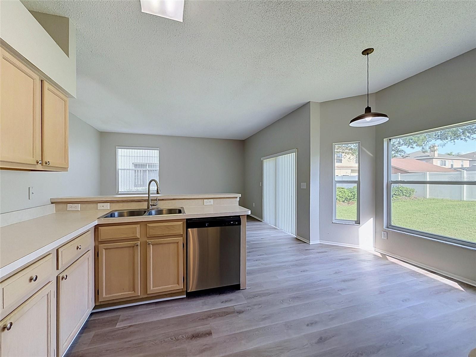 27402 CORAL SPRINGS DR — photo 12
