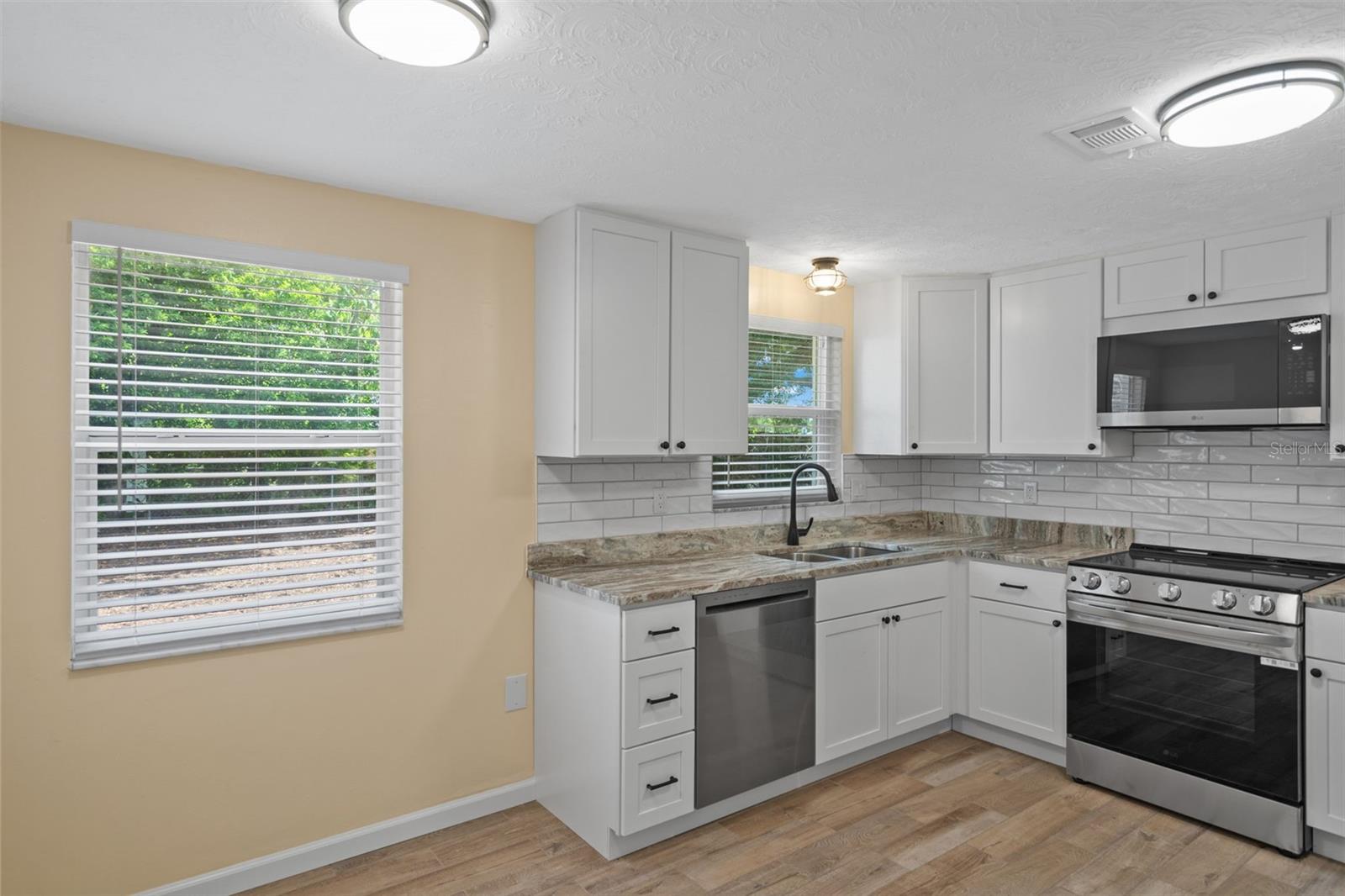 2187 DIXIE GARDEN LOOP — photo 9