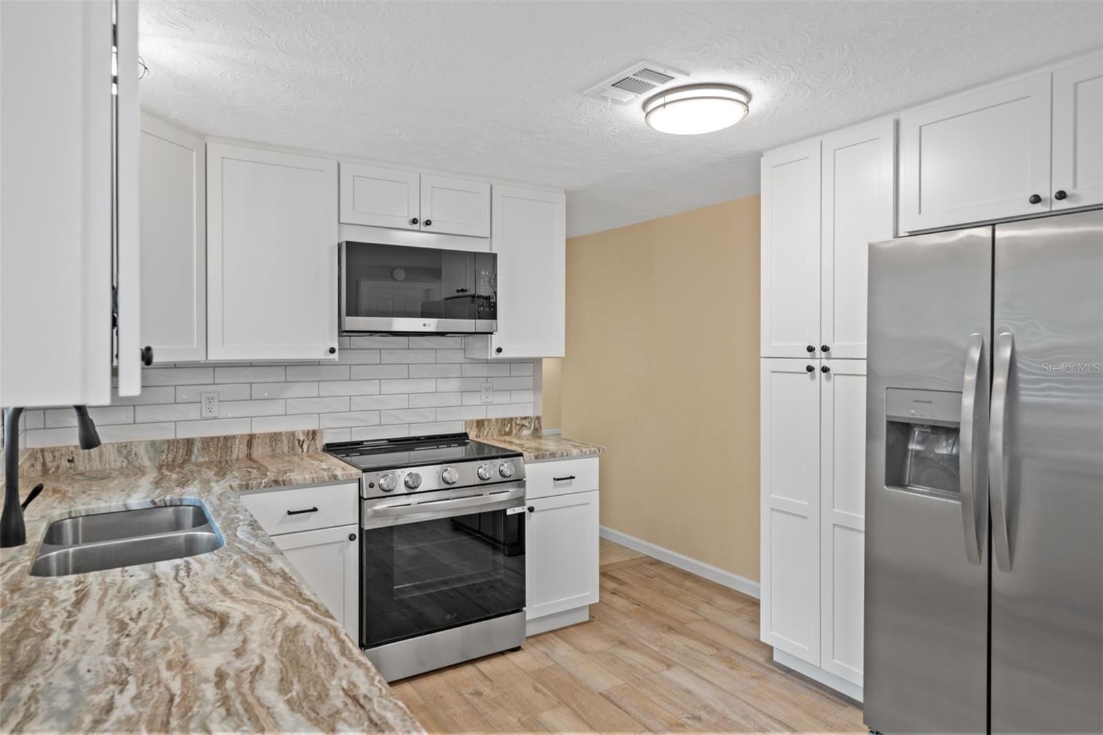 2187 DIXIE GARDEN LOOP — photo 11