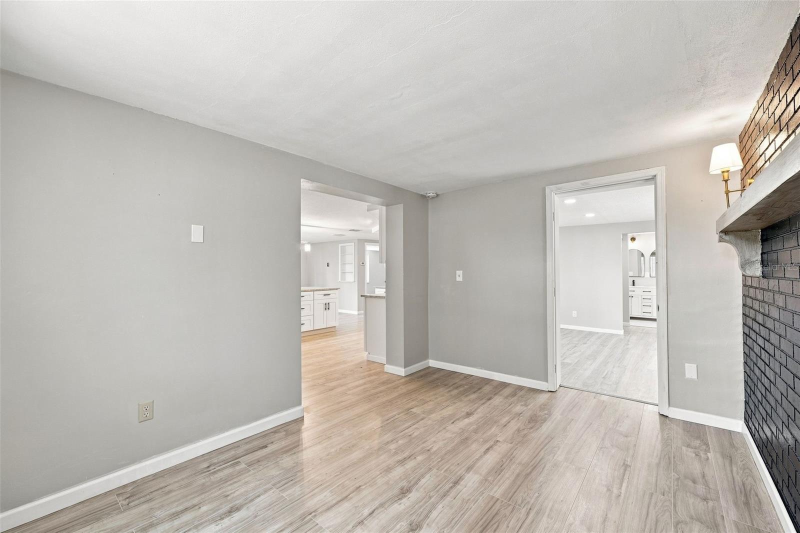 4025 STRATFIELD DR — photo 14