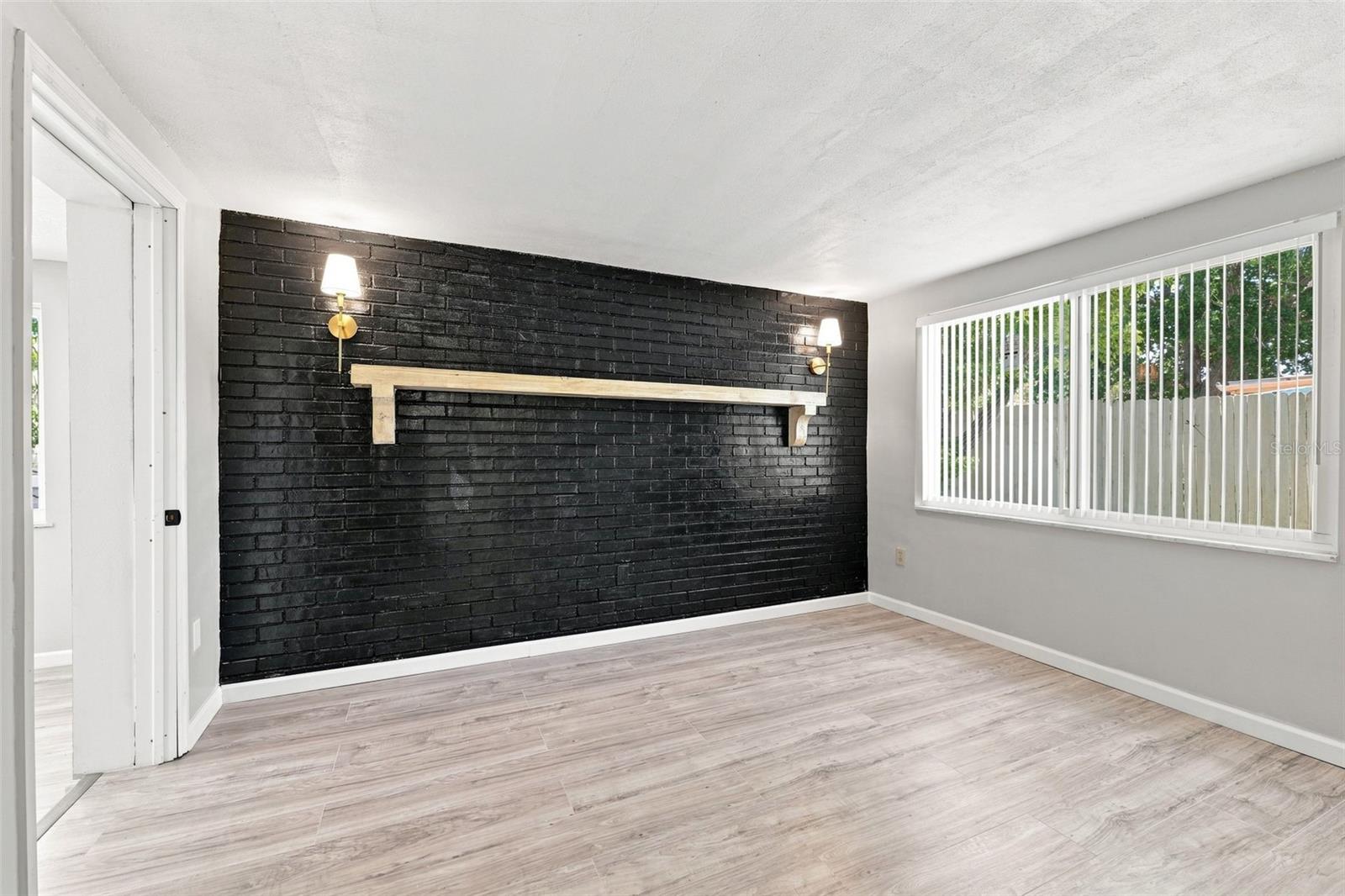 4025 STRATFIELD DR — photo 12