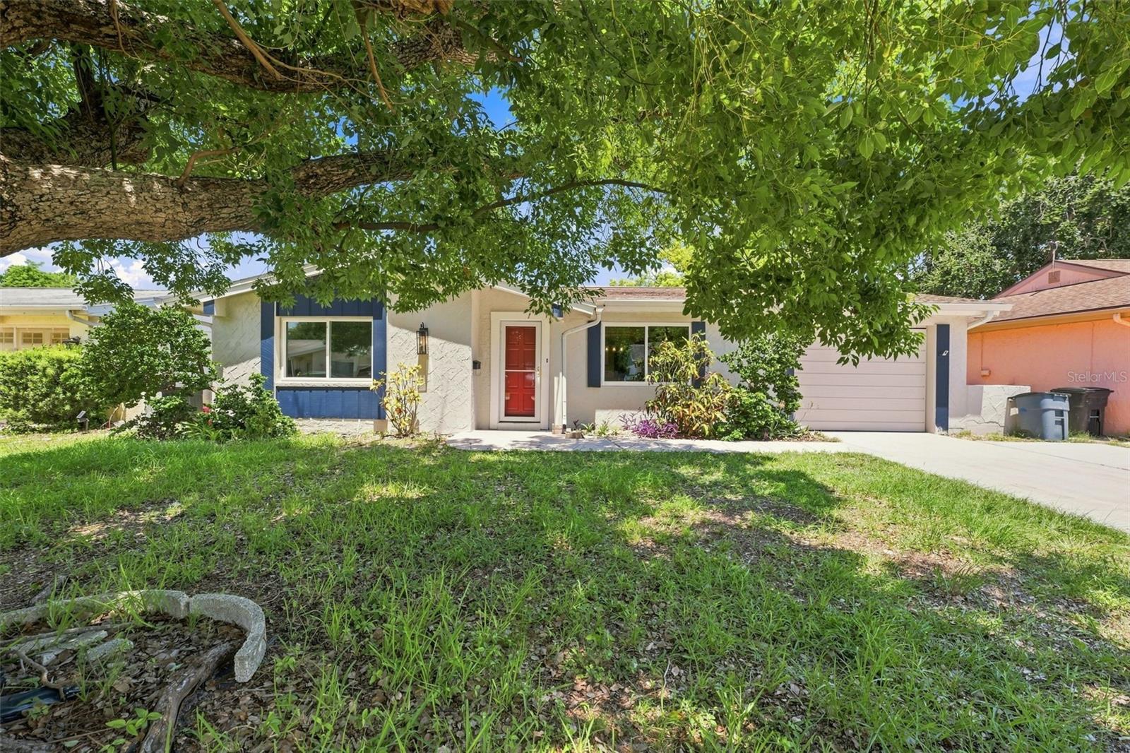 4025 STRATFIELD DR — photo 33