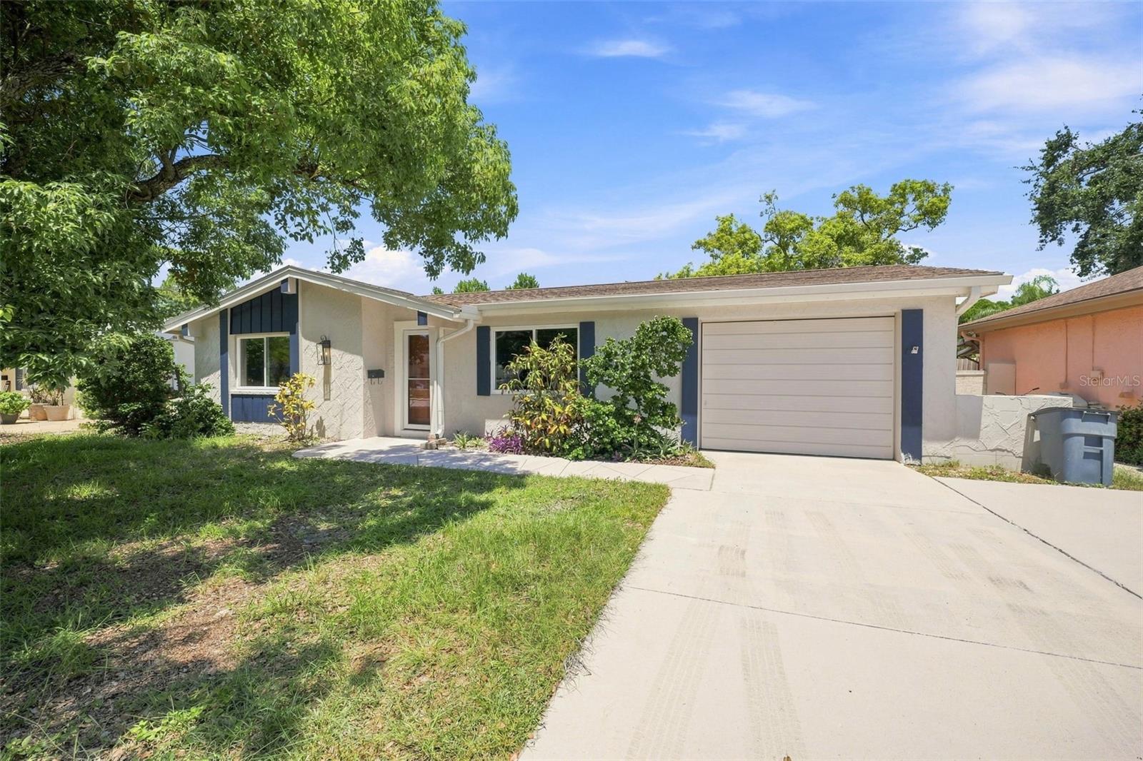 4025 STRATFIELD DR — photo 32