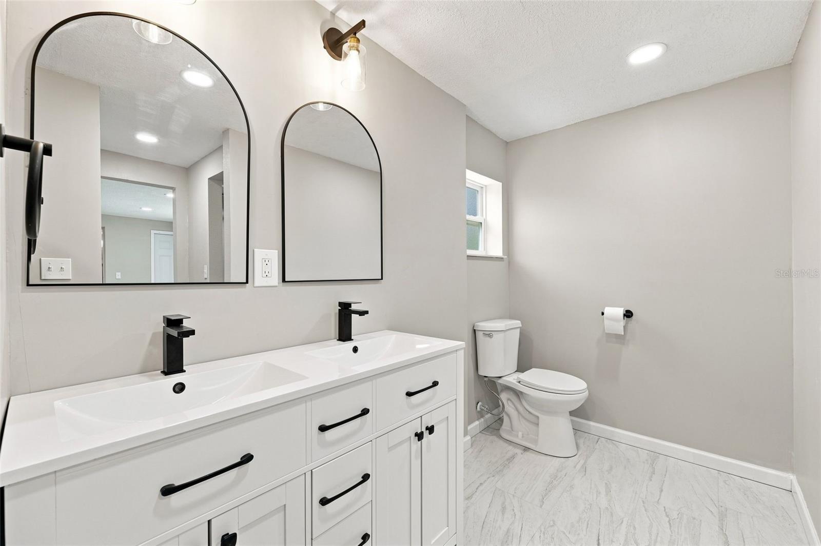 4025 STRATFIELD DR — photo 19