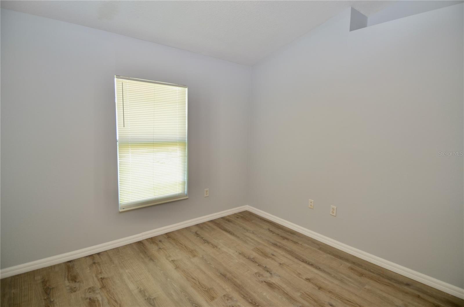419 25TH DR E — photo 15
