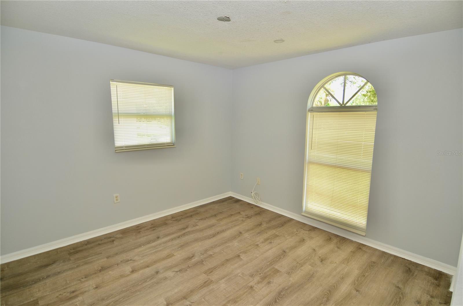 419 25TH DR E — photo 13