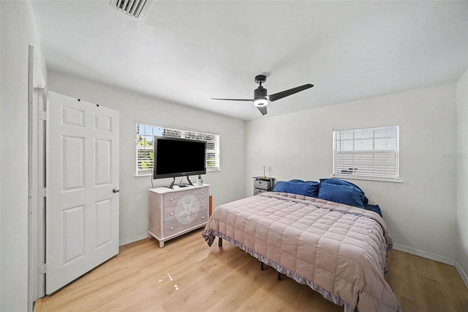4636 W BAY COURT AVE — photo 15