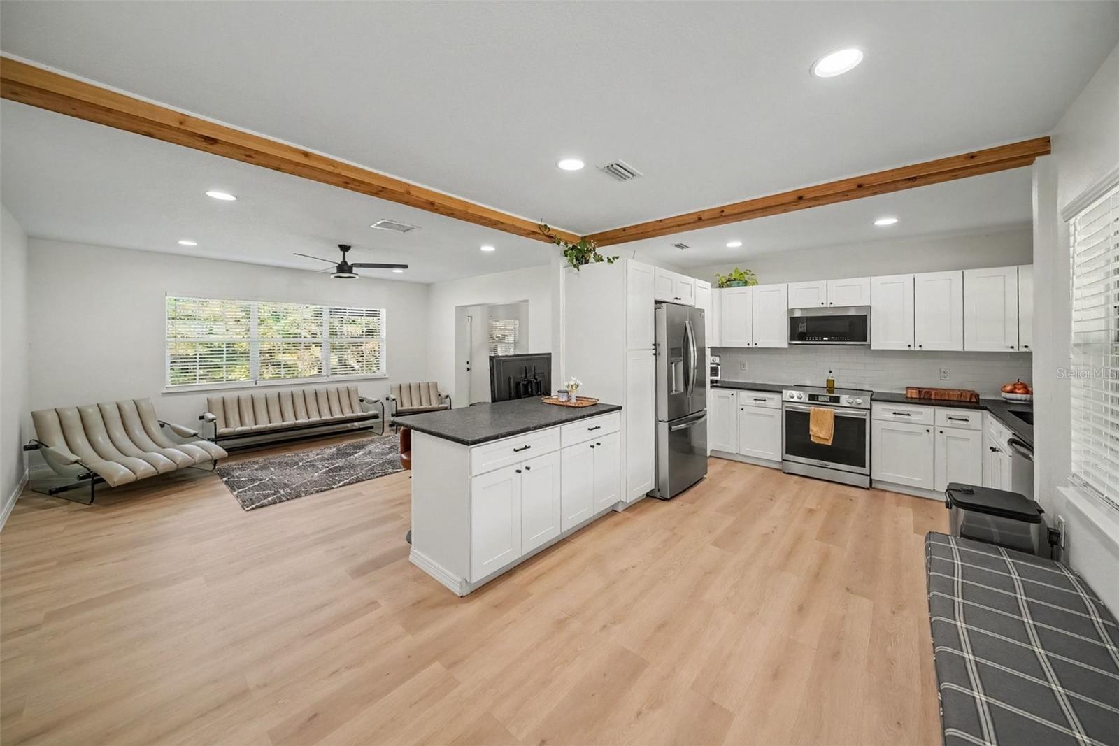 4636 W BAY COURT AVE — photo 5