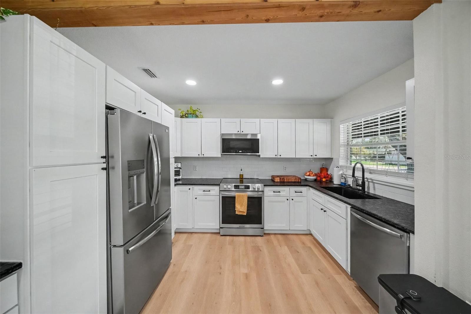 4636 W BAY COURT AVE — photo 4