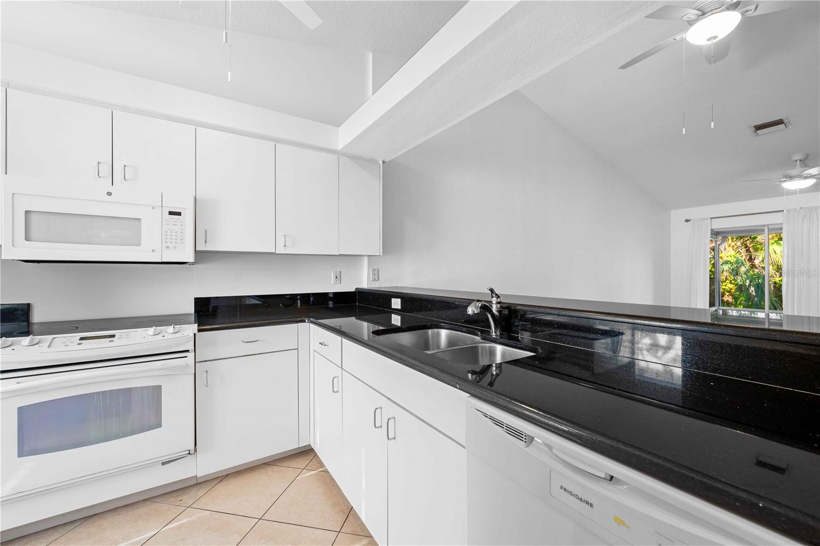 630 N JEFFERSON AVE #19 — photo 12