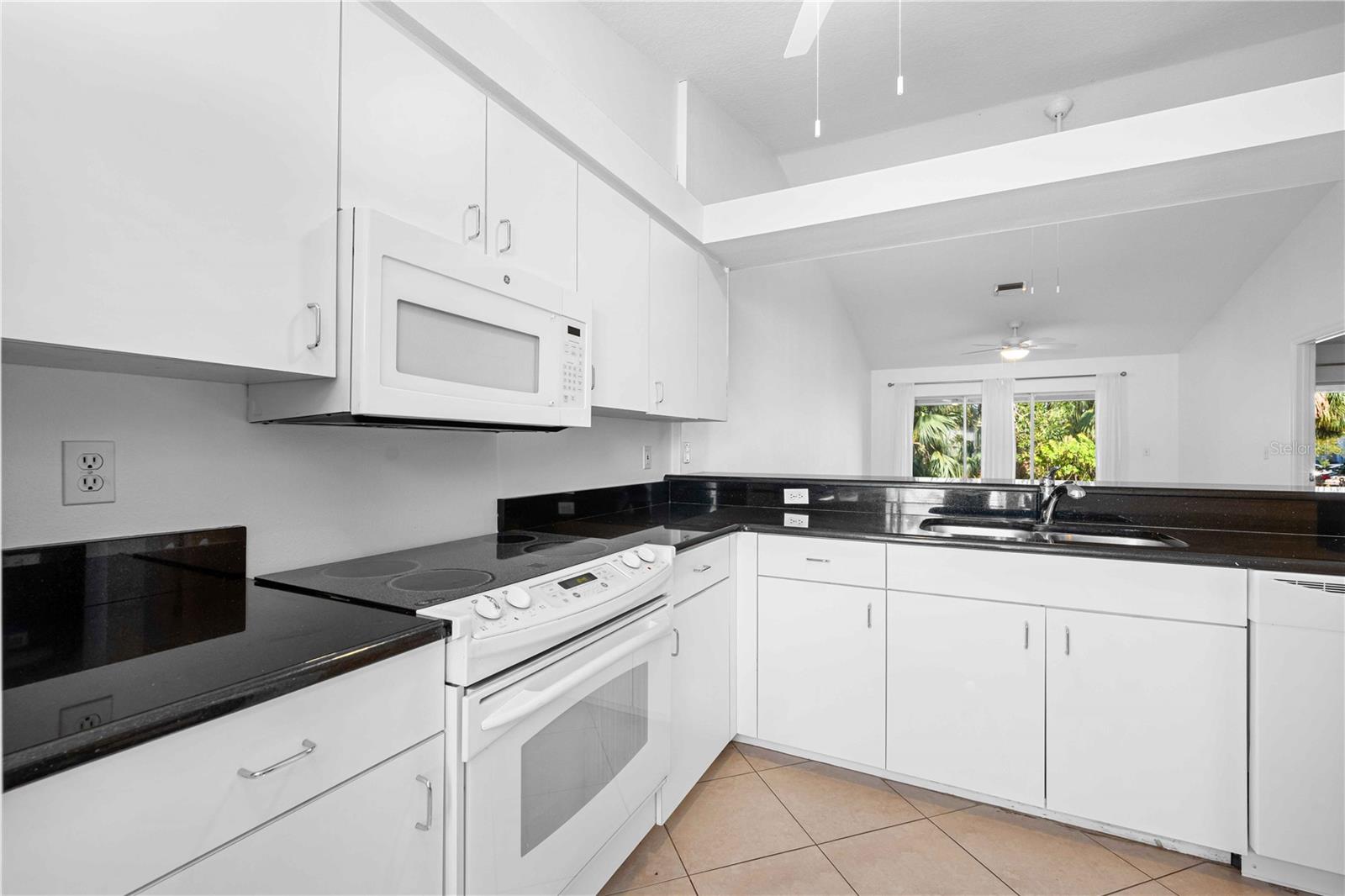 630 N JEFFERSON AVE #19 — photo 15