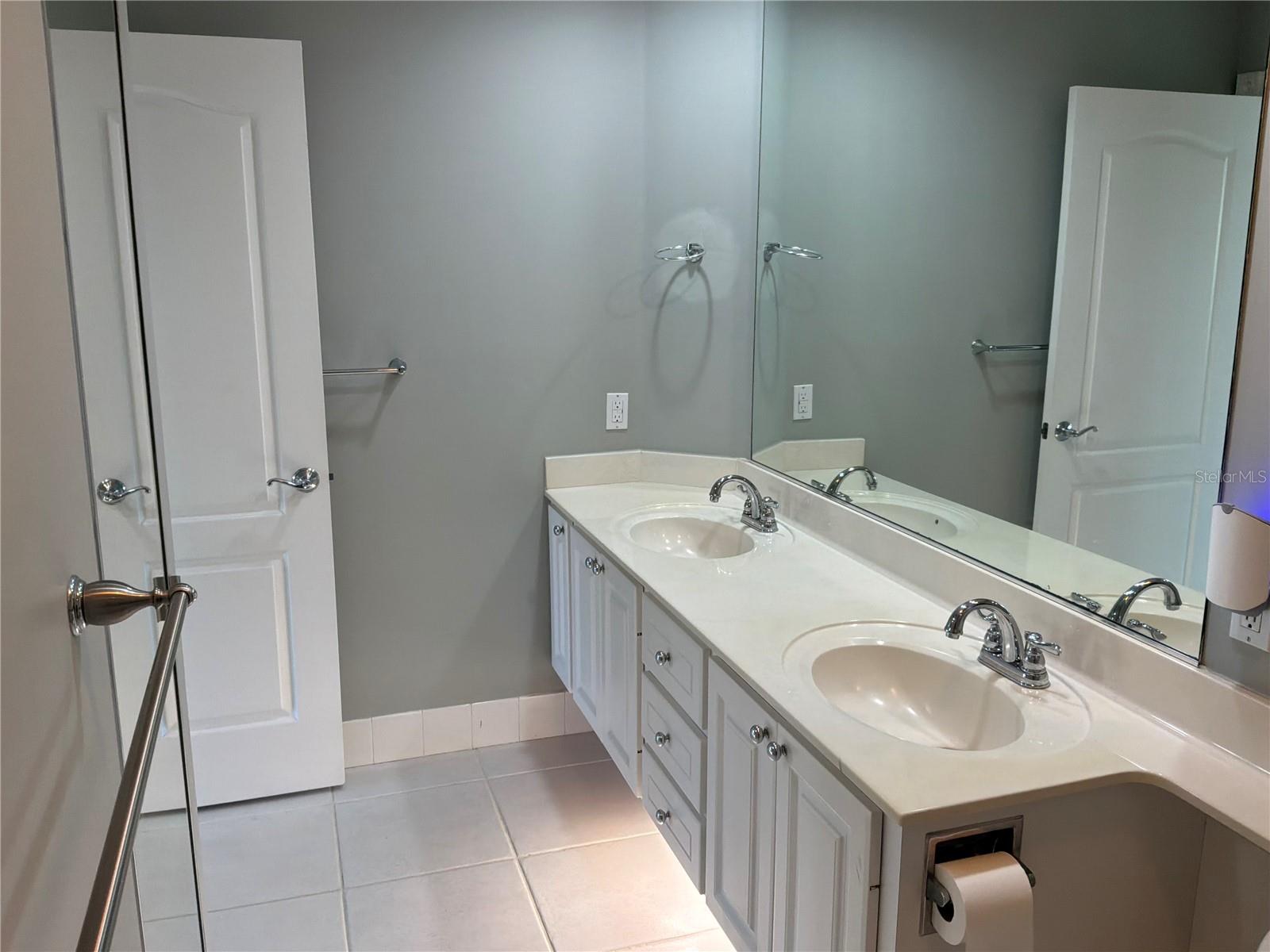 5796 IVREA DR — photo 19