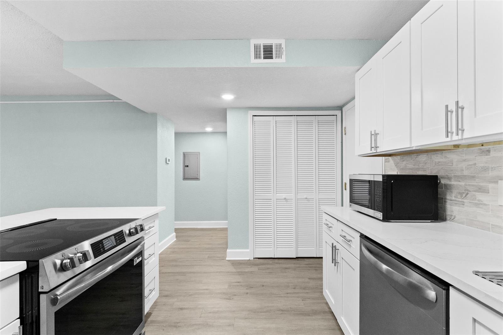 17035 GULF BLVD #116 — photo 8