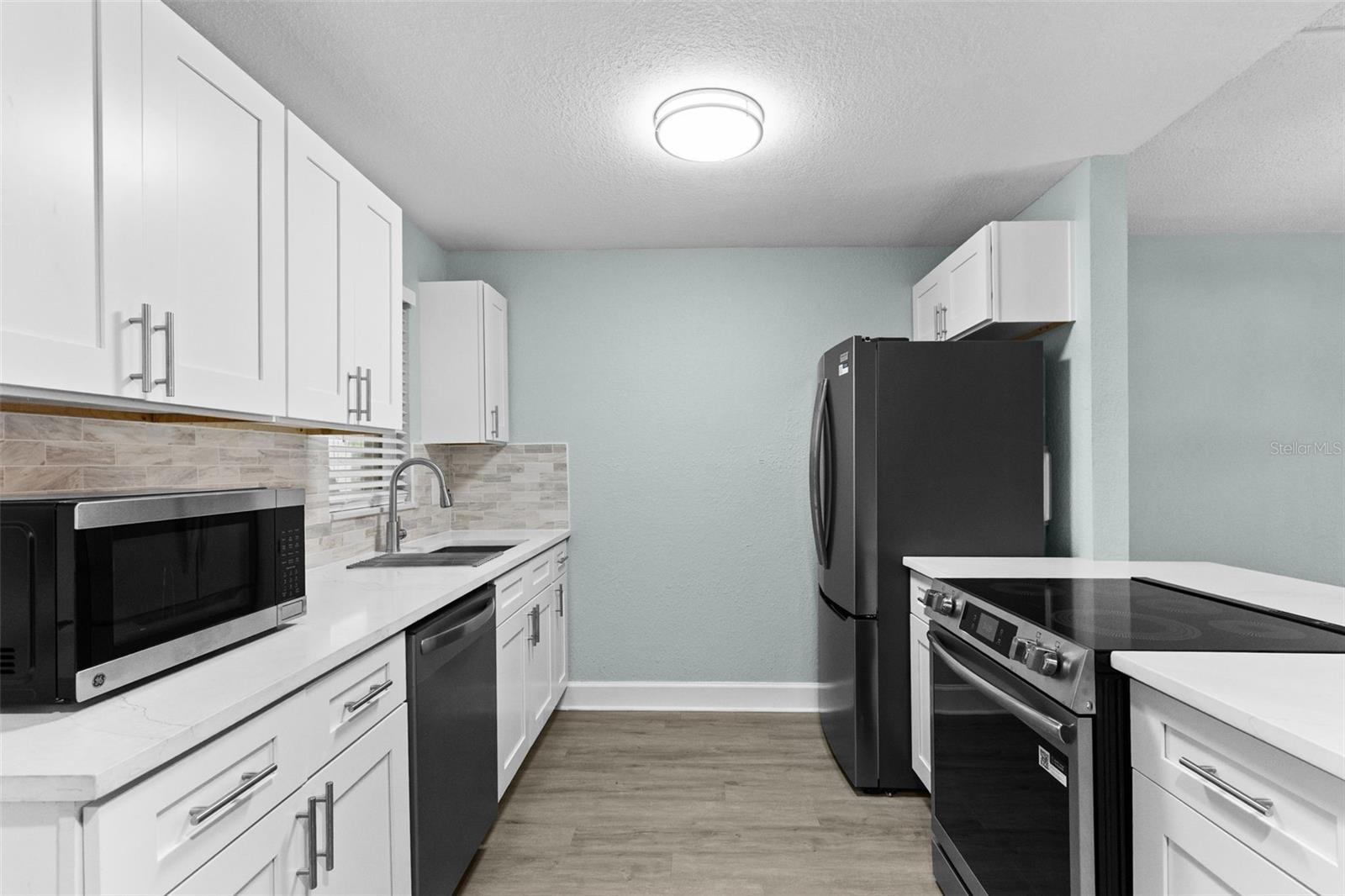 17035 GULF BLVD #116 — photo 4