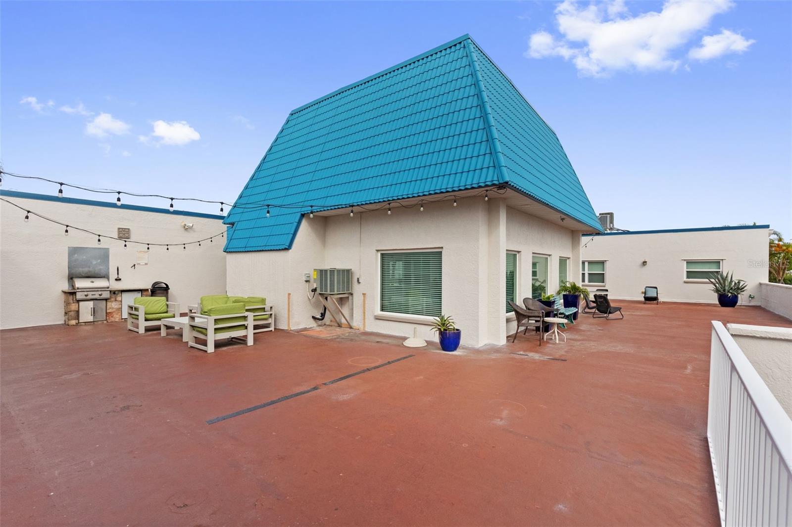 17035 GULF BLVD #116 — photo 34
