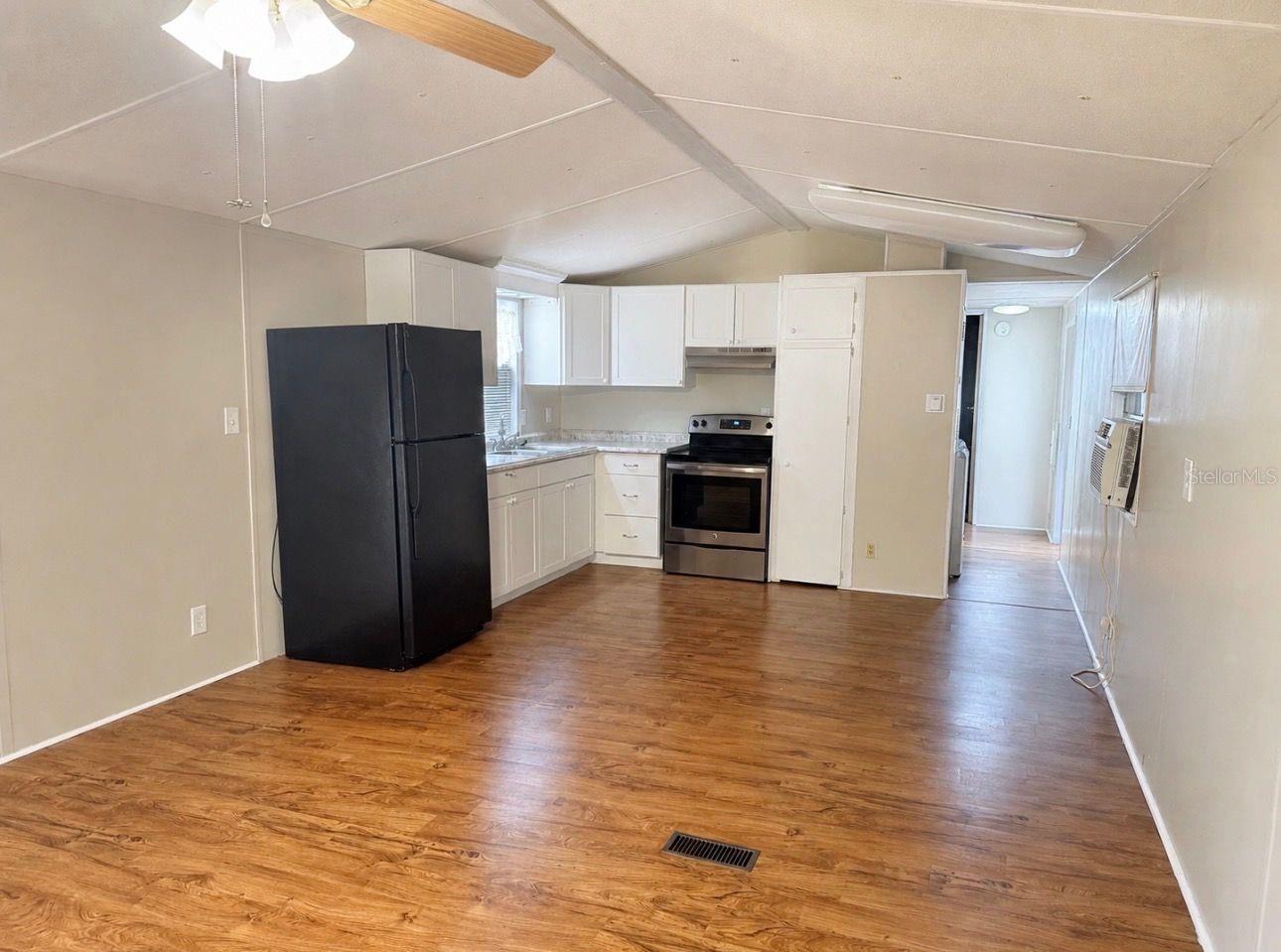 7920 SUNRUNNER RD — photo 2
