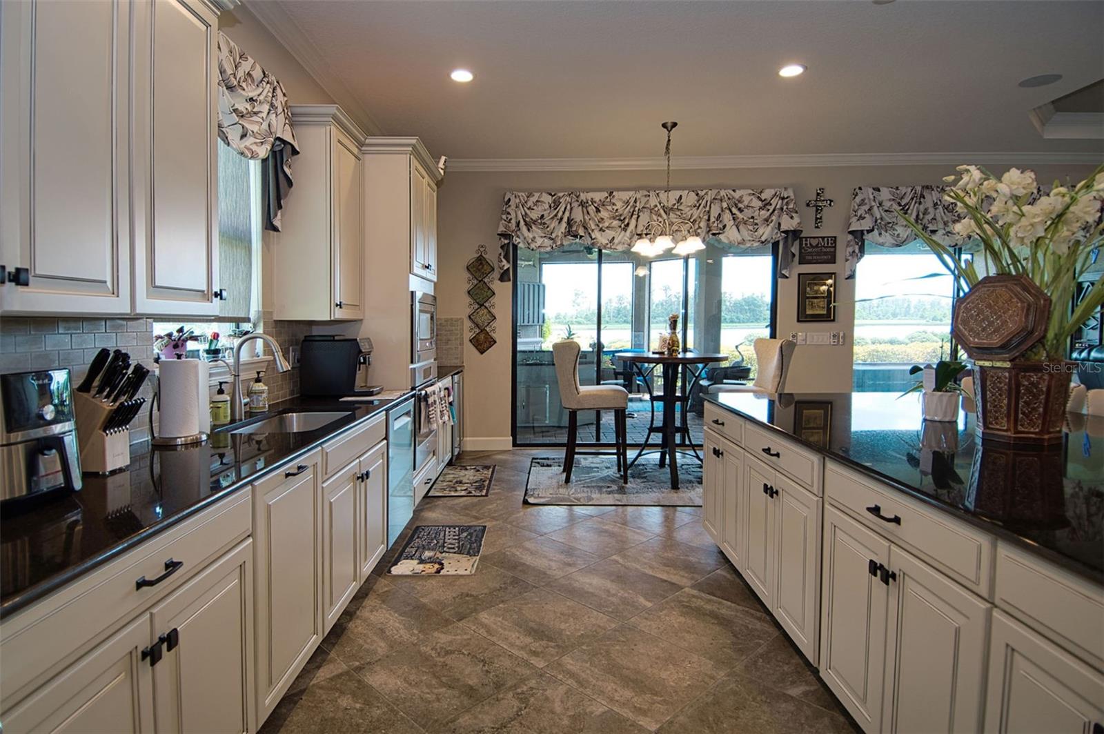 3456 FORSYTHIA DR — photo 36