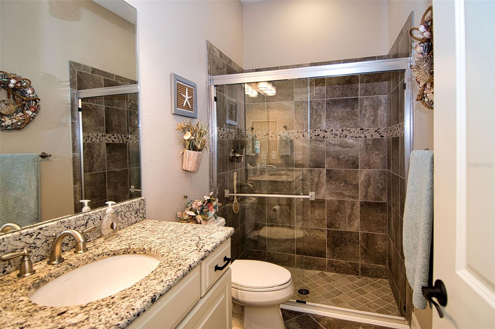 3456 FORSYTHIA DR — photo 24