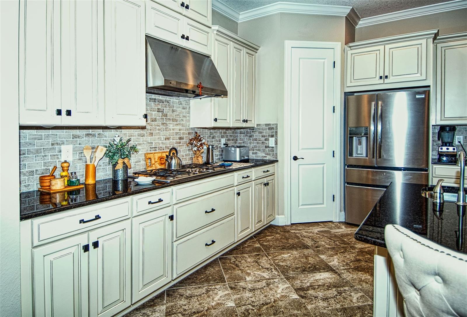 3456 FORSYTHIA DR — photo 32