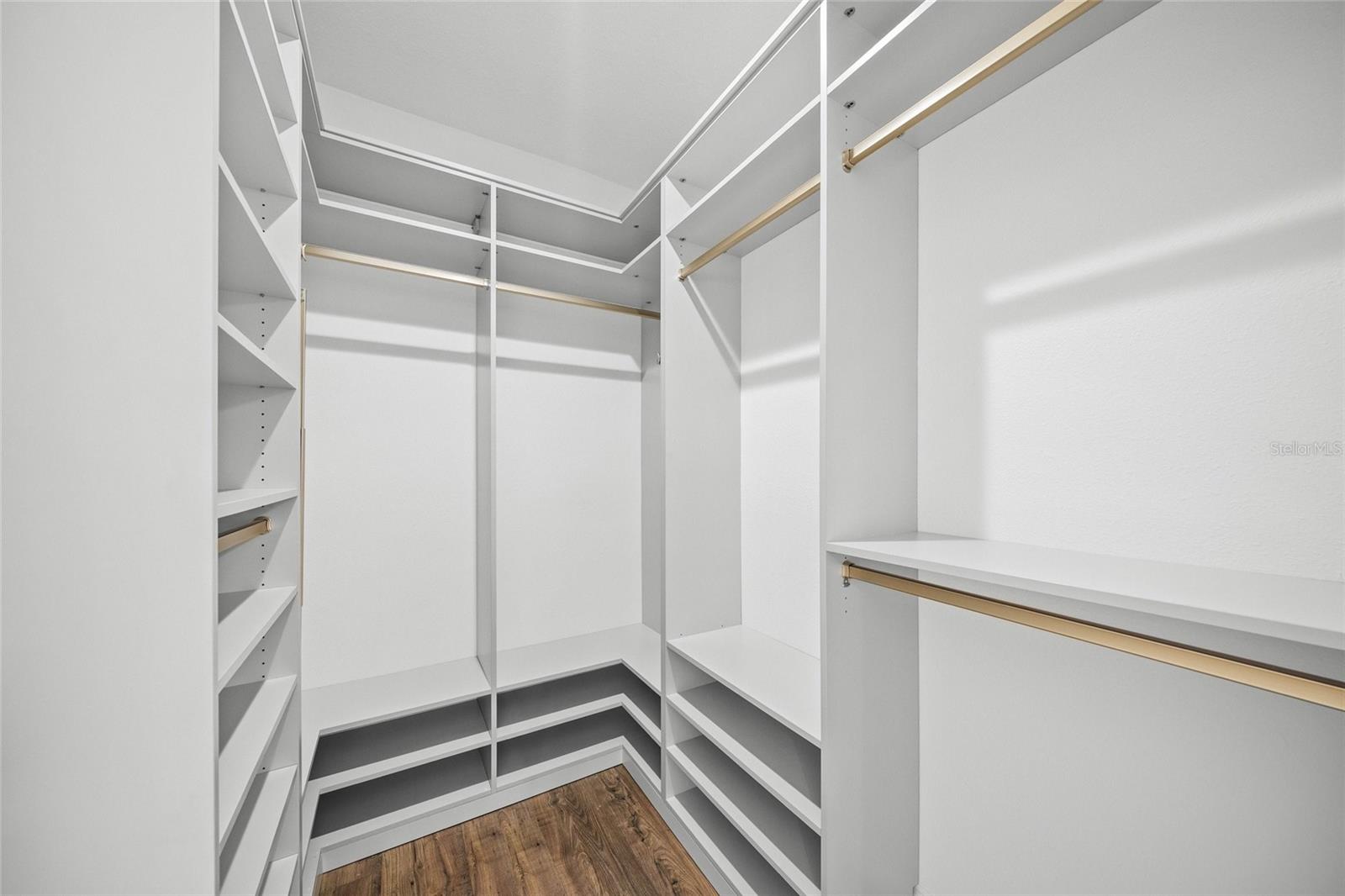 72 N SCHOOL AVE — photo 26