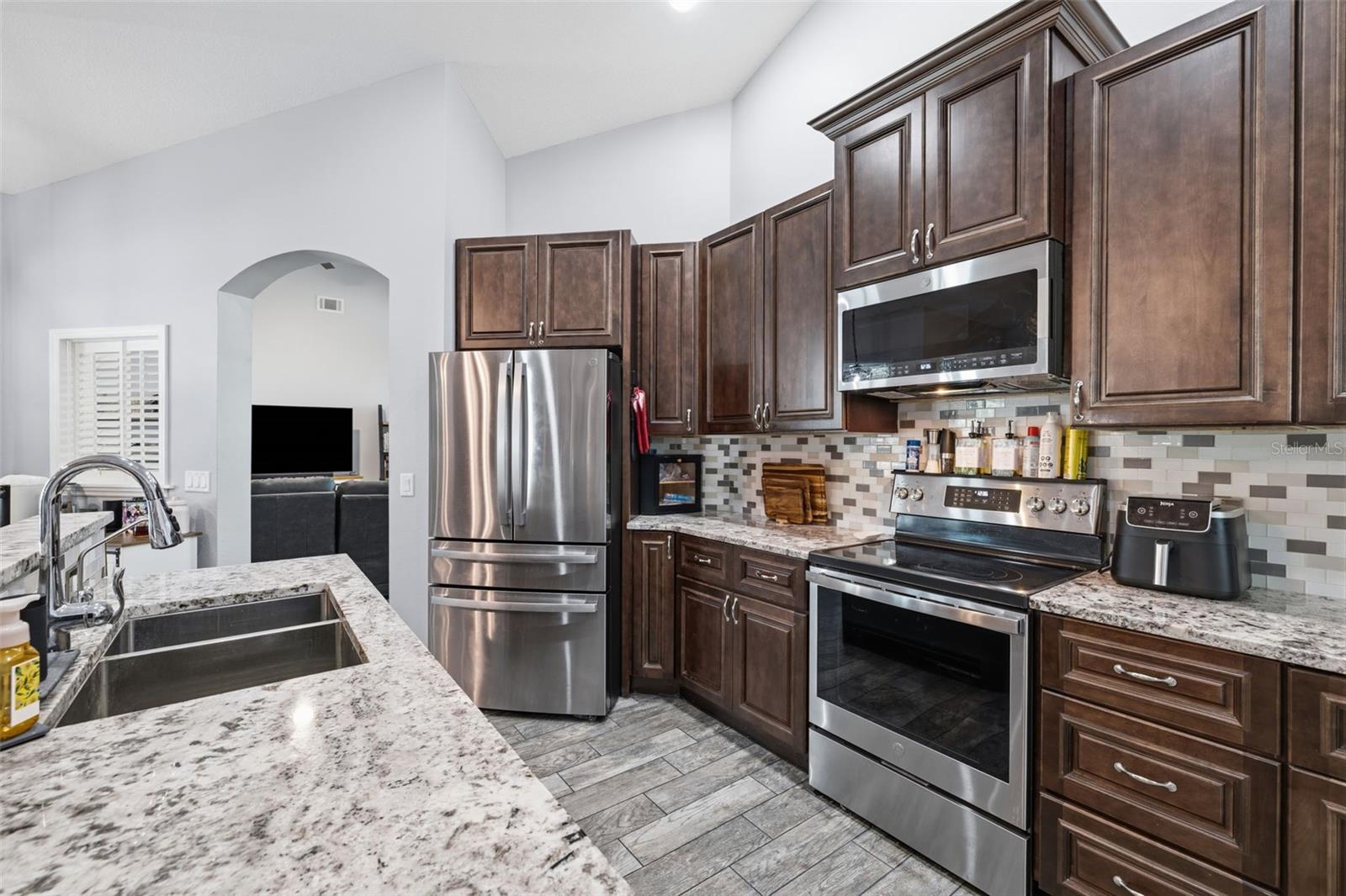 12020 RUNNING FOX CIR — photo 4