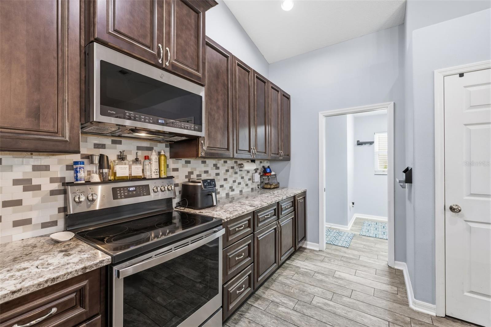 12020 RUNNING FOX CIR — photo 5