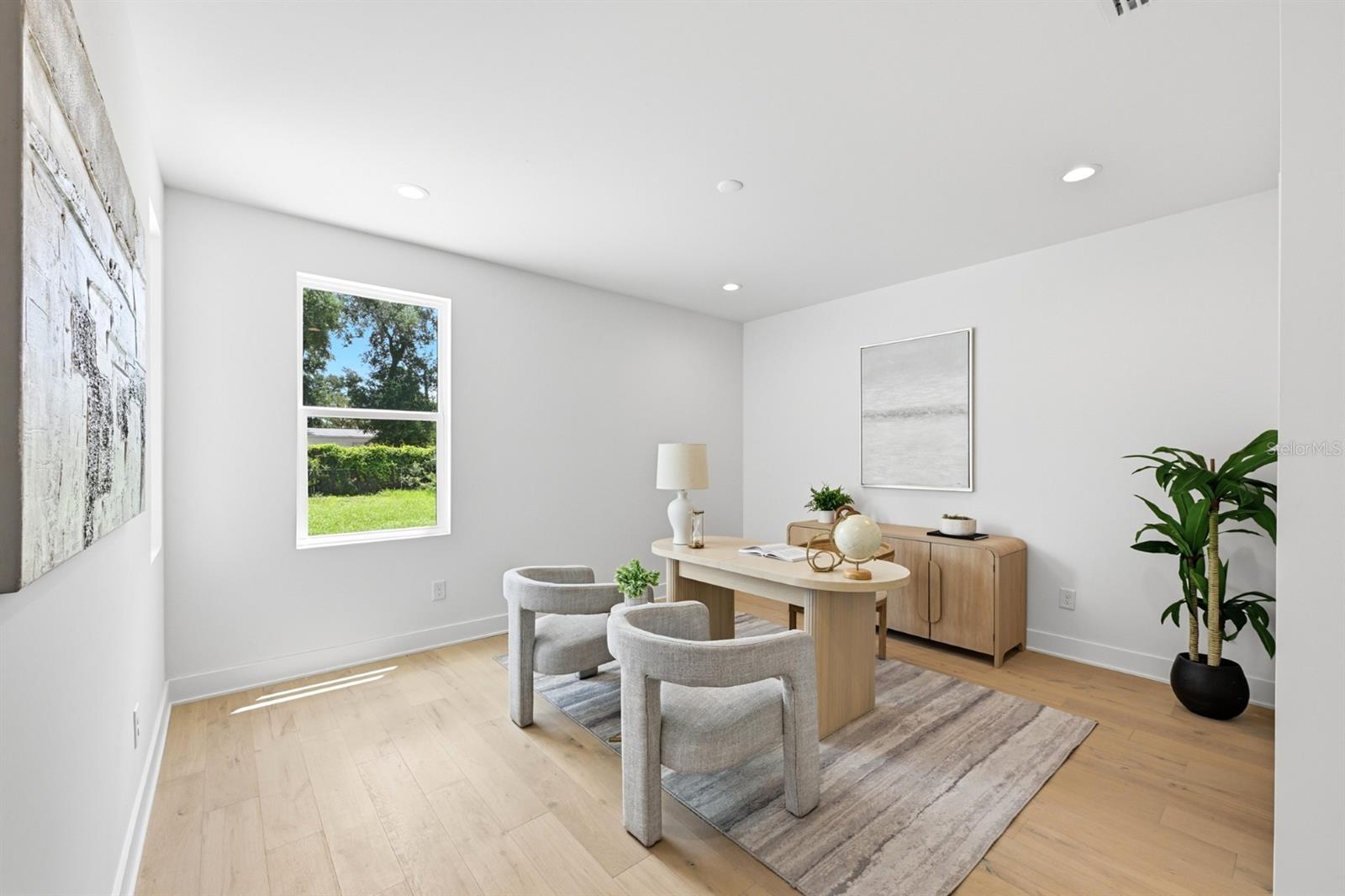 310 W COLUMBUS DR #8 — photo 13